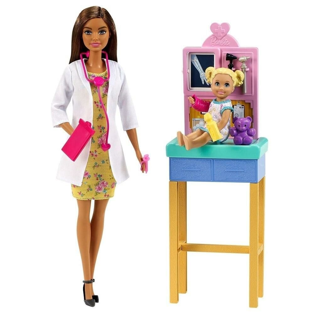 Barbie ve Meslekleri Çocuk Doktoru Oyun Seti Kahverengi Saçlı DDHB63-GTN52