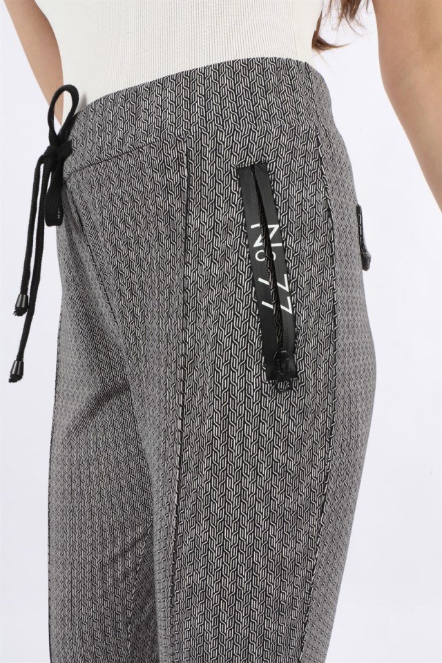 Siyah Desenli Fermuarlı Cepli Önden Çizgi Dikişli Spor Pantolon XL
