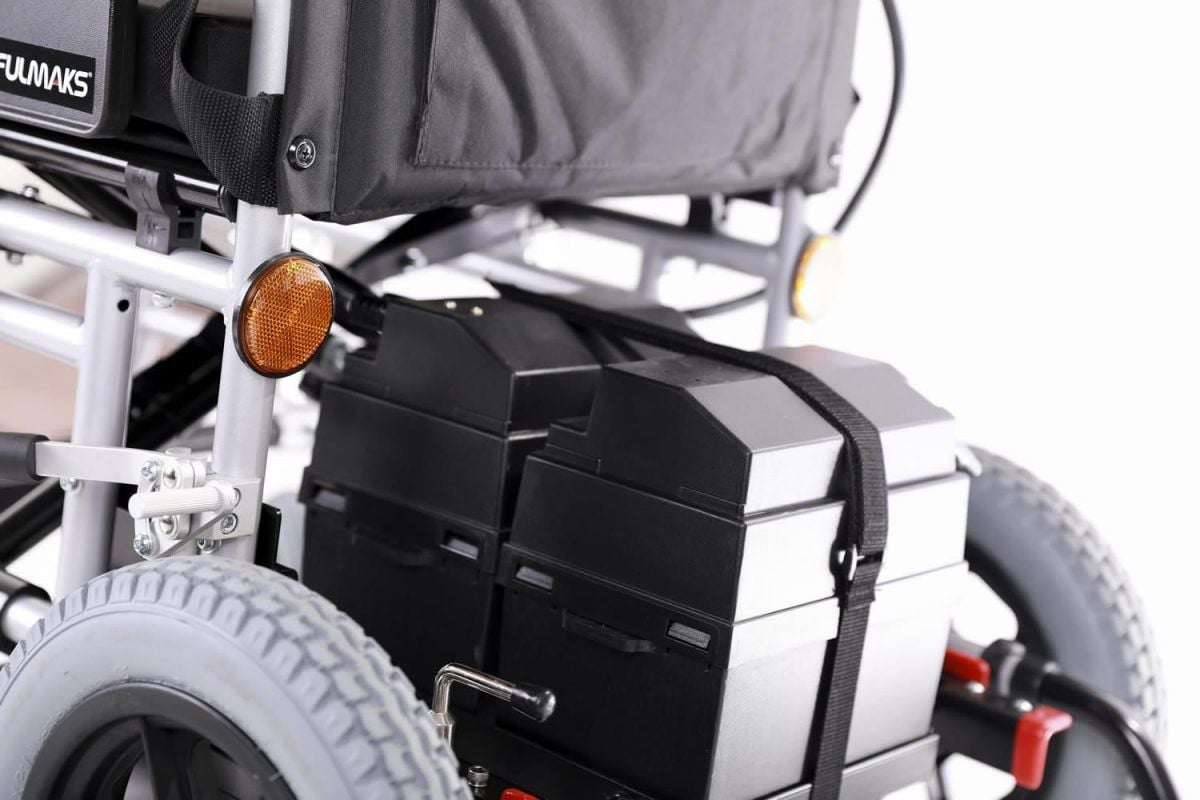 Akülü tekerlekli sandalyeme nasıl bir akülü sandalye aküsü almalıyım?