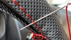 Dikmeli Direksiyon Kılıfı Hava Delikli Mum İpli Siyah Renk Kırmızı Dikişli Renault Kaleos