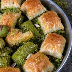 Antep Fıstıklı Karışık Baklava 1150 g Tepsi