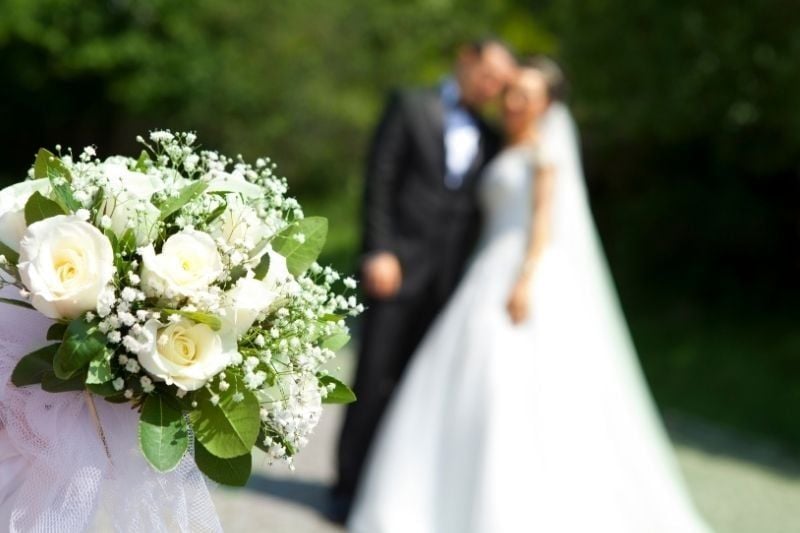 Yeni Evlenen Çiftlere Alınacak 15 Farklı Ev Hediyesi Önerisi