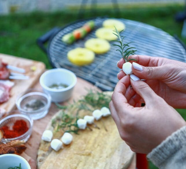 Sofralarınızı Renklendirecek Bir Aperatif: Biberiyede Top Peynirle Izgara Ananas Uyumu | Barbekü, Mangal, Bbq