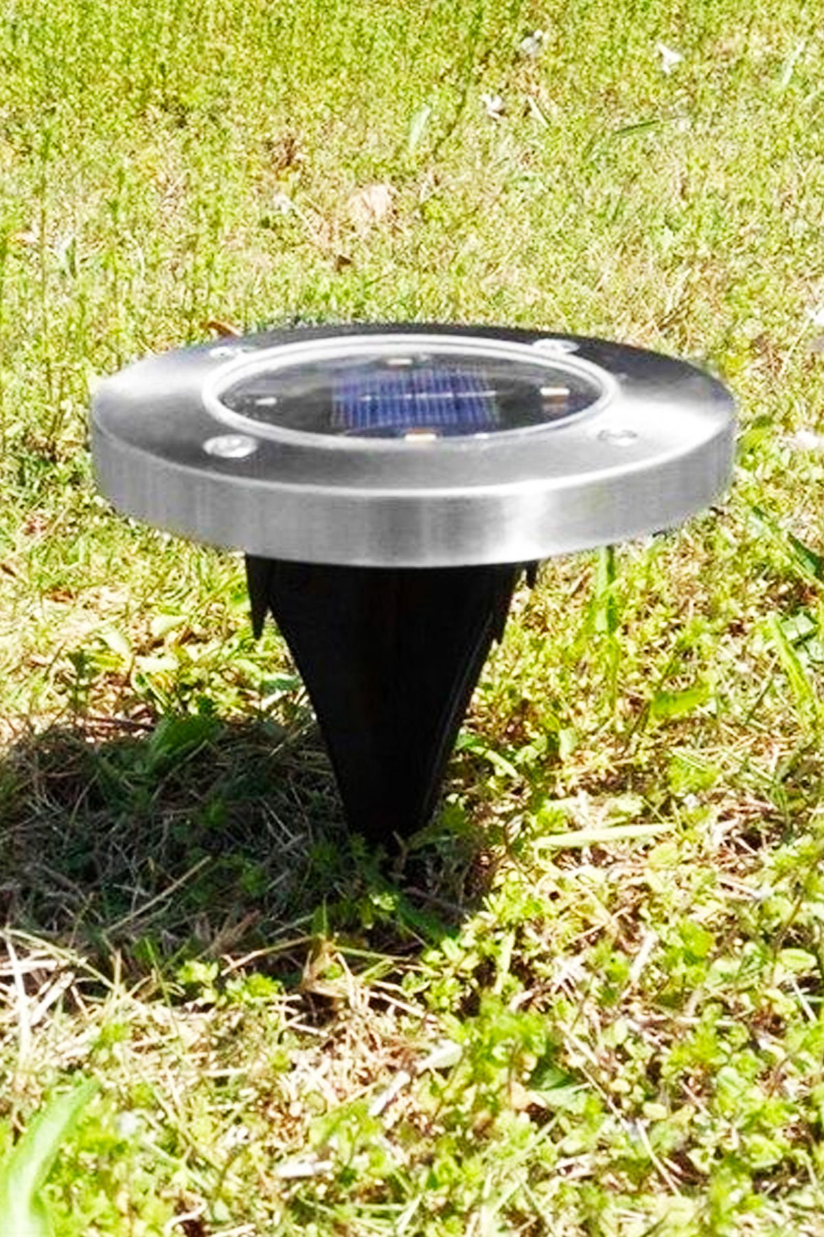 Güneş Enerjili Su Geçirmez 4 Ledli Saplamalı Bahçe Lambası Işığı