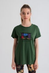 b-fit Kadın Kısa Kollu Baskılı T-Shirt Wormie Yağmur Kitap Kahve - YEŞİL