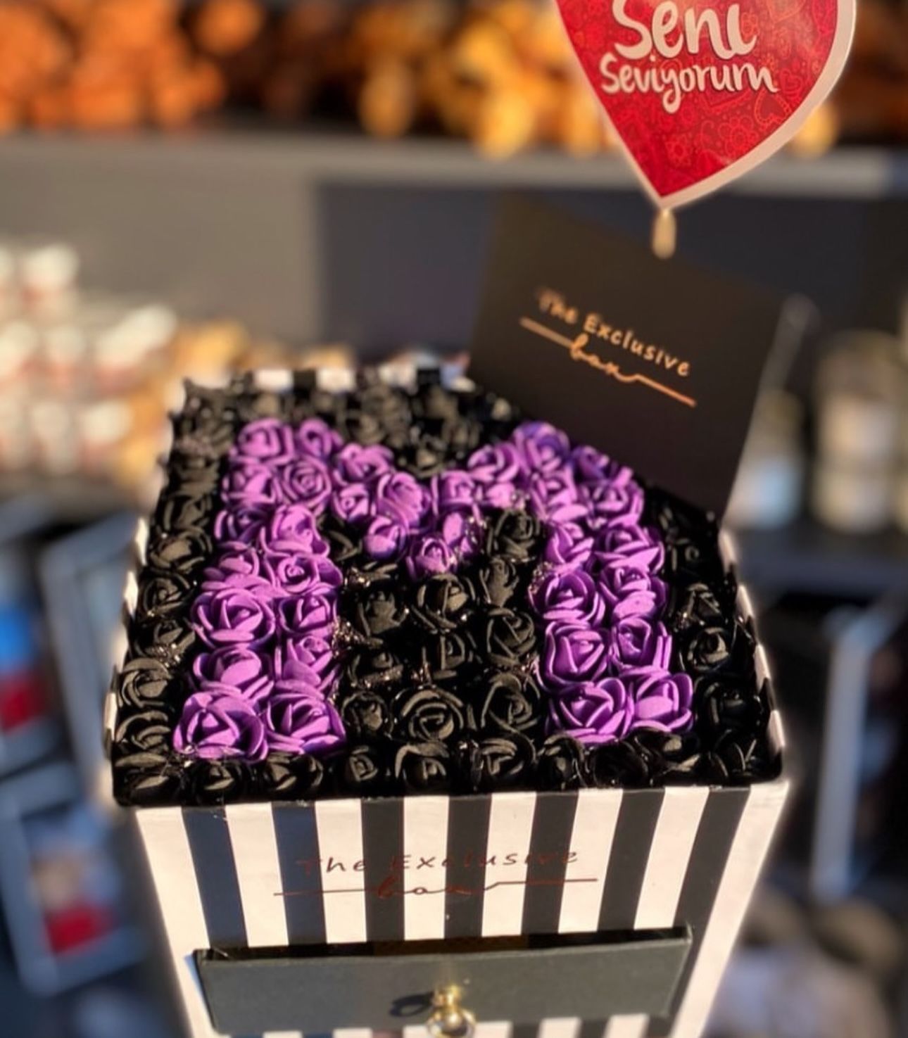 Zebra Desen Kutu Harf Tasarım