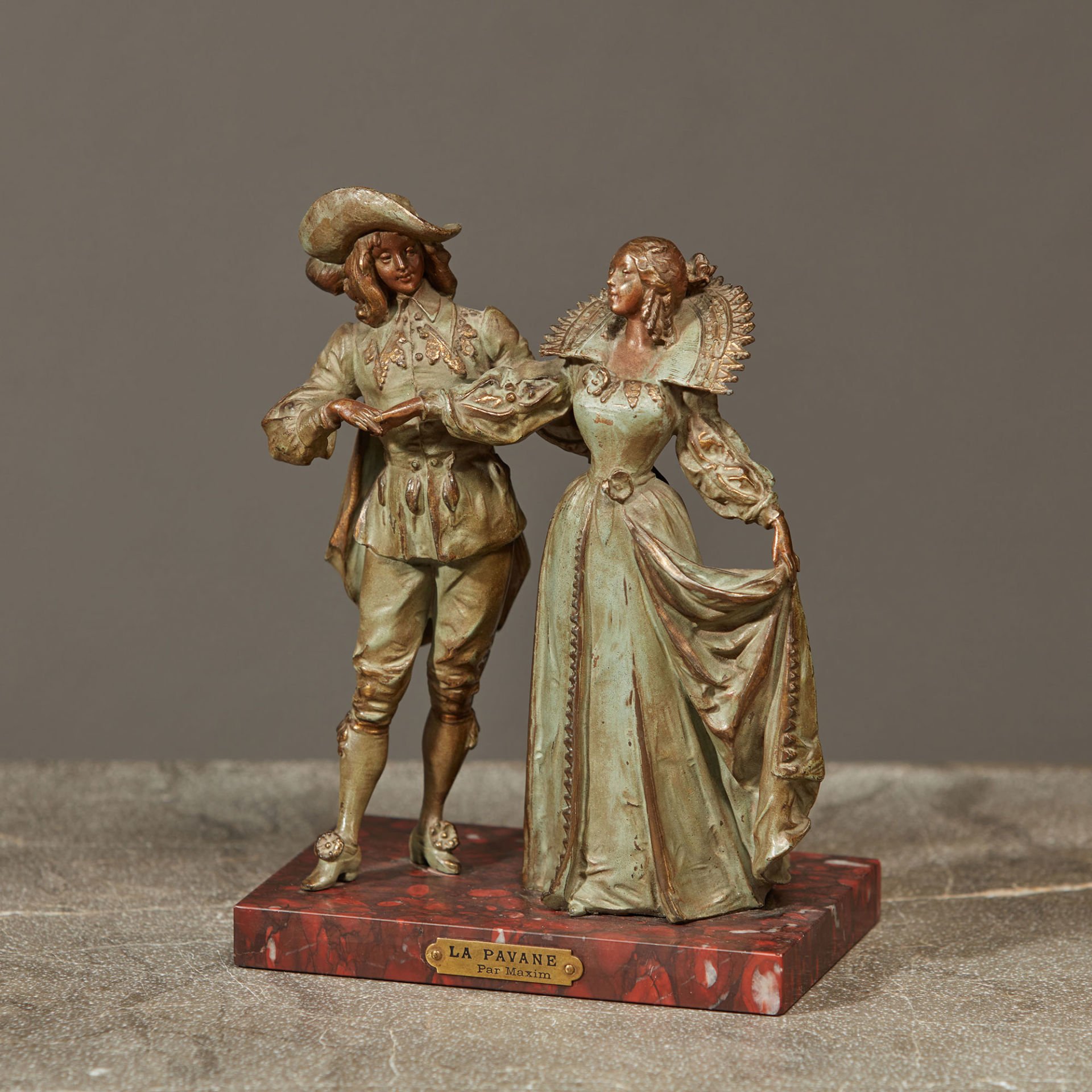 Maxim - La Pavane Figurine