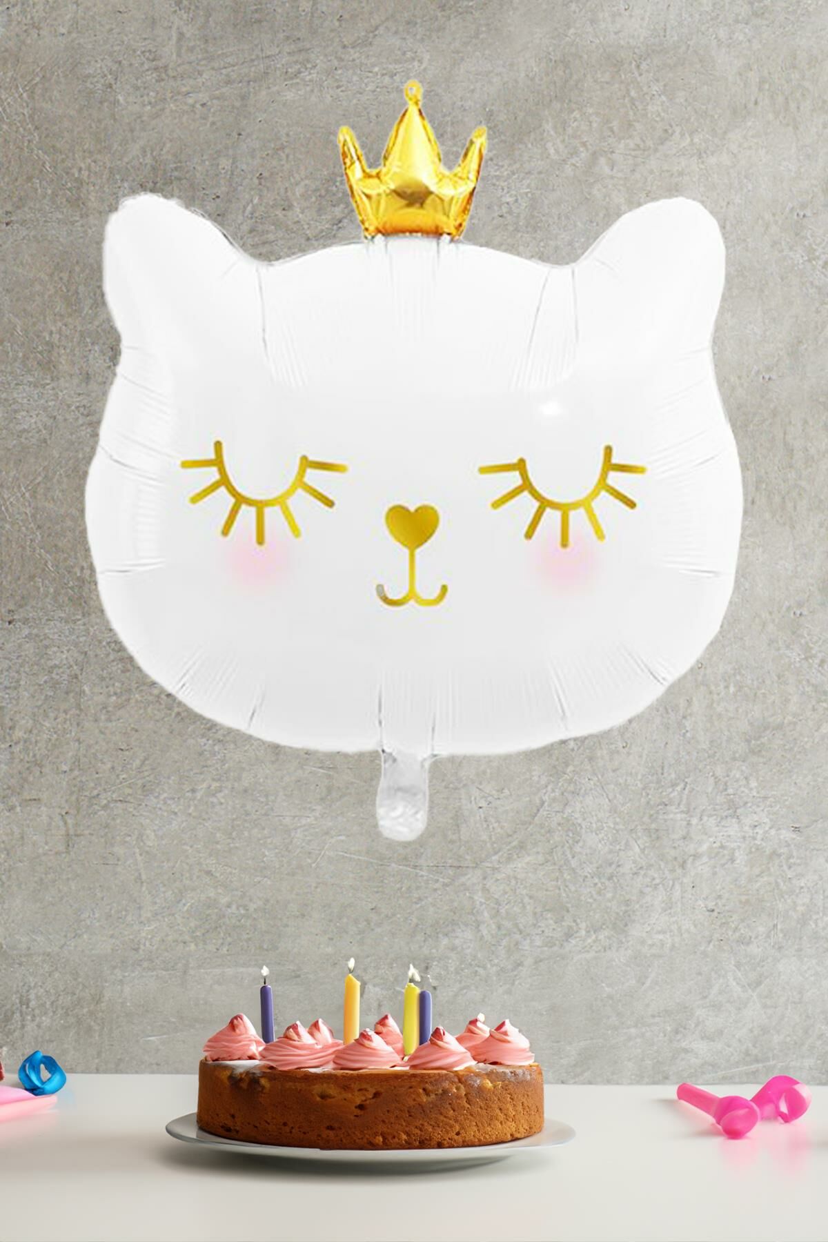 Beyaz Kedi Gold Taçlı Folyo Balon