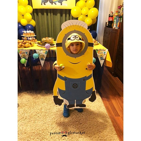 Minions Konseptli Cut Out Çerçeve