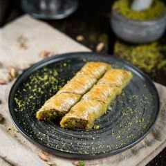 ANTEP FISTIKLI KESME BAKLAVA