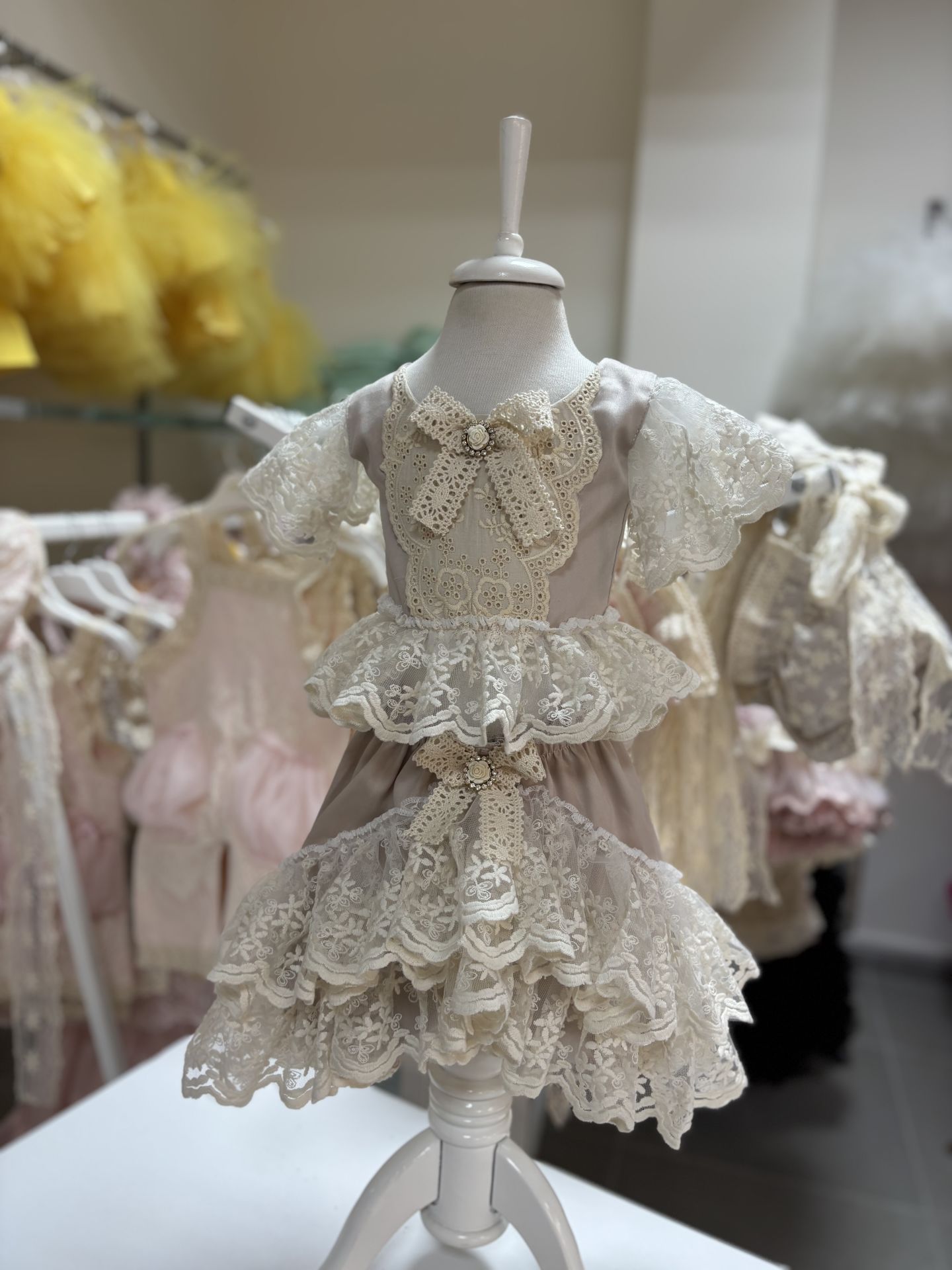 Moni Blouse And Shorts