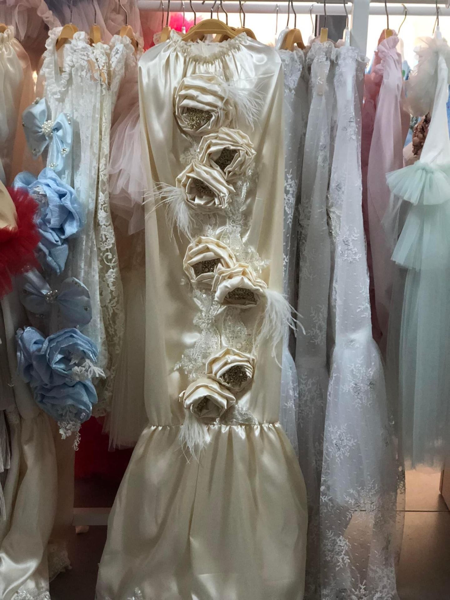 Cream Flowers Cocoon