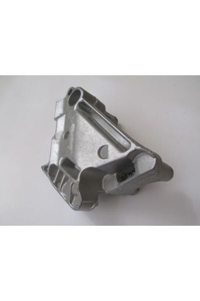 OEM NO 04L199207 UYUMLU VOLKSWAGEN TIGUAN 12/15 MOTOR BAĞLANTI BRAKETİ 2.0 TDI (TAKOZ) (ALÜMİNYUM)