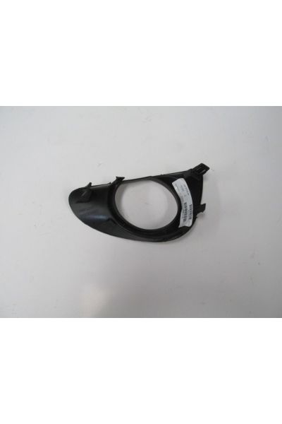 Toyota Yaris 11/14 Sis Lamba Kapağı Sağ Siyah (Sis Delikli) (Tyg)