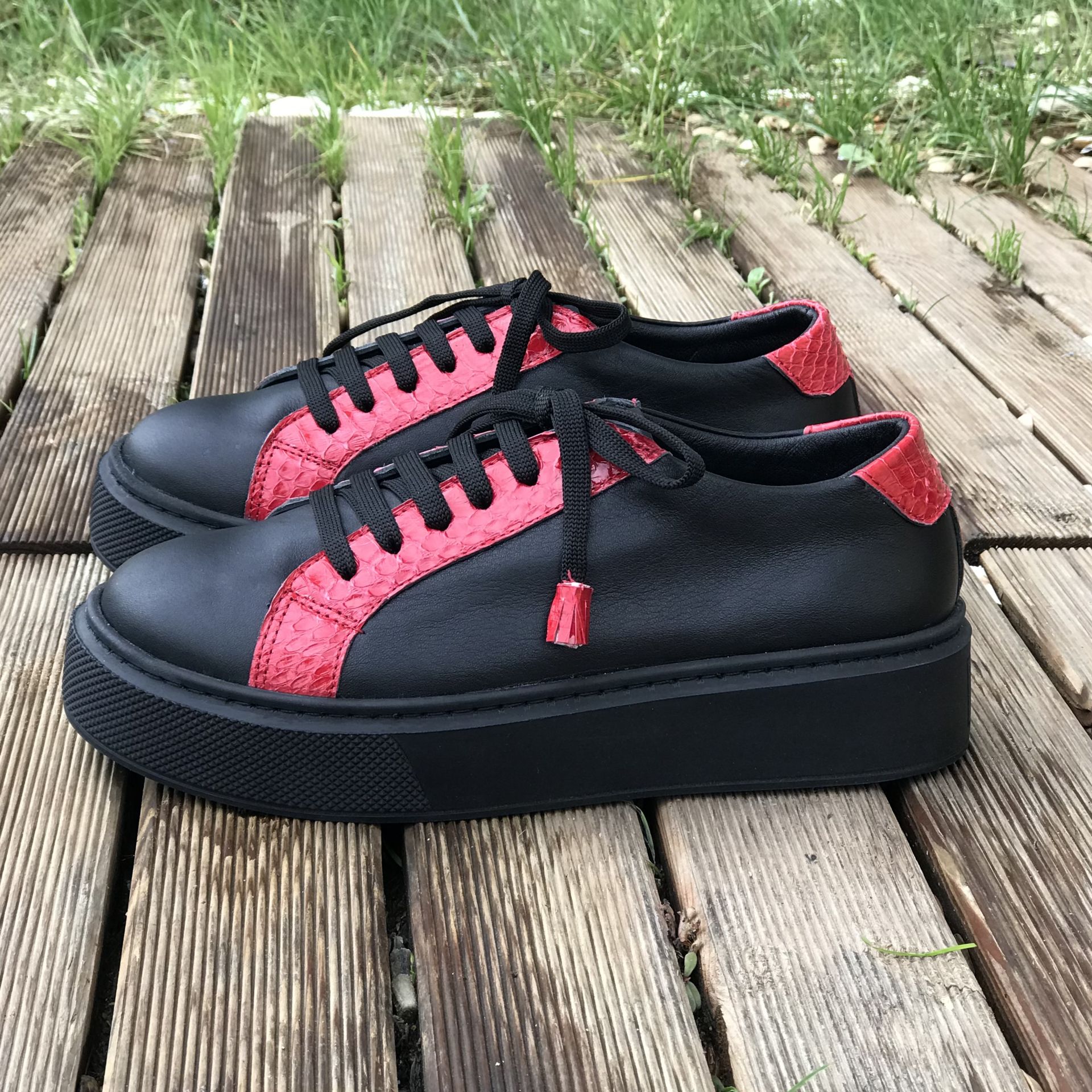 Siyah & Kırmızı Python Sneaker