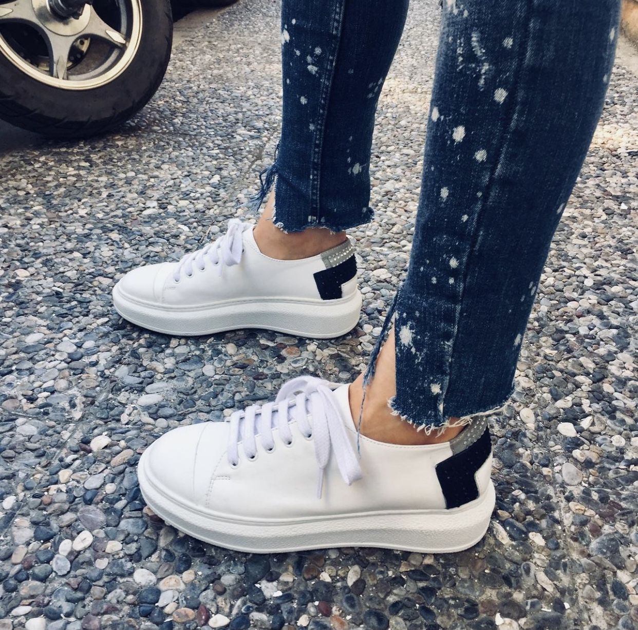 Beyaz Taş Sneaker