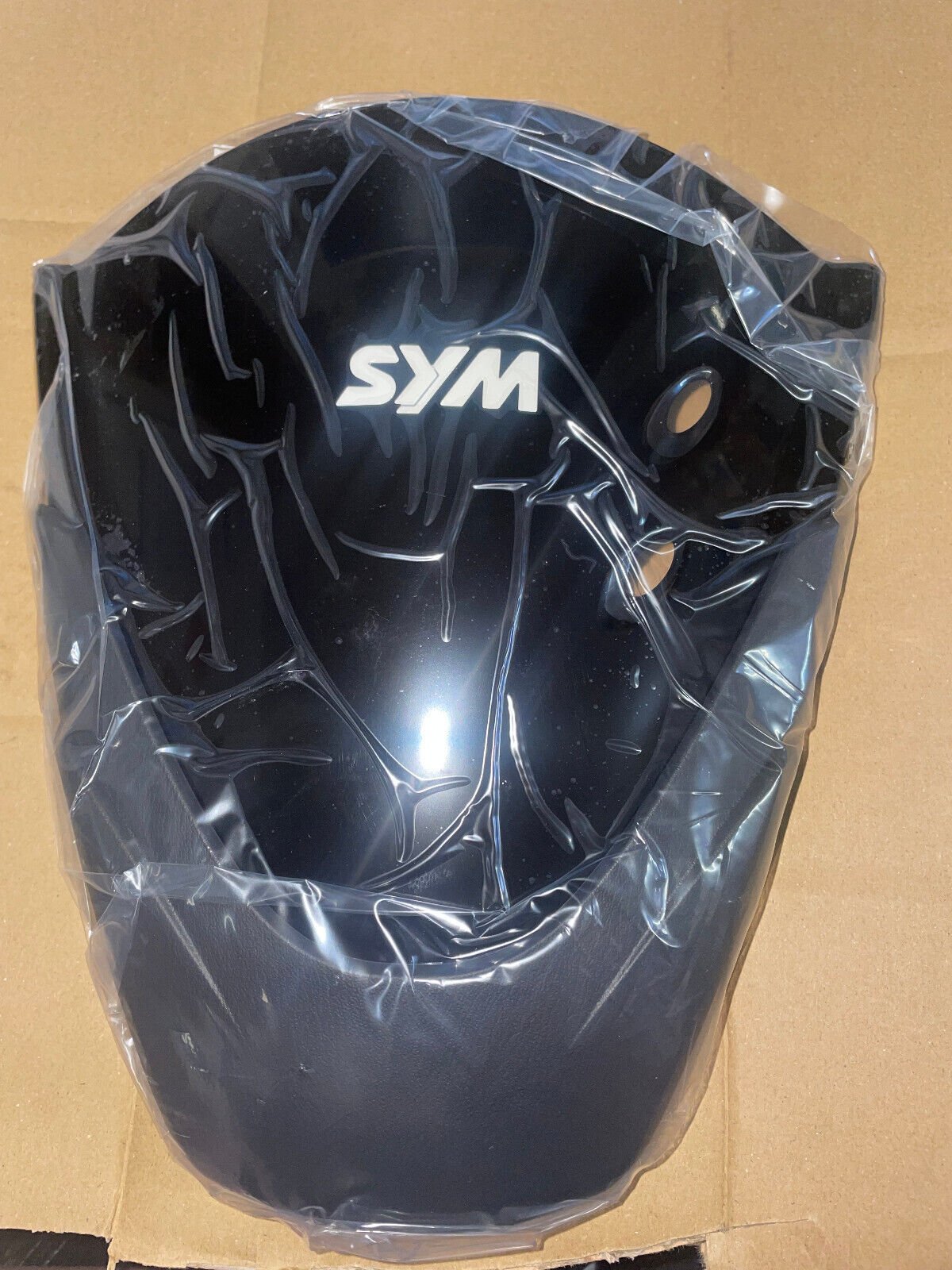 SYM Siperlik Rüzgarlık Camı - ADX300
