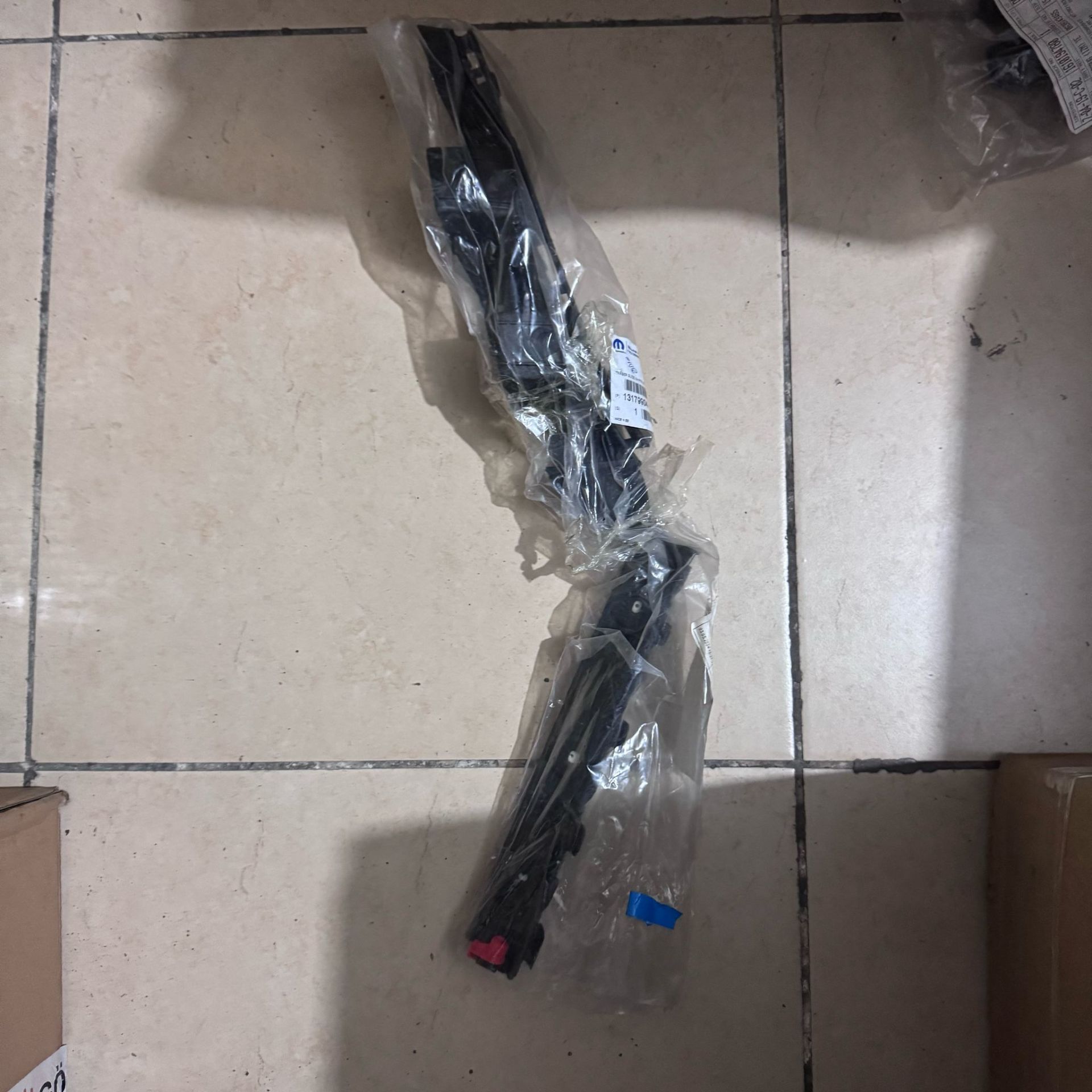 Opel Corsa D Sağ Arka Tampon Braketi̇ Orjinal Gm Marka 13179904