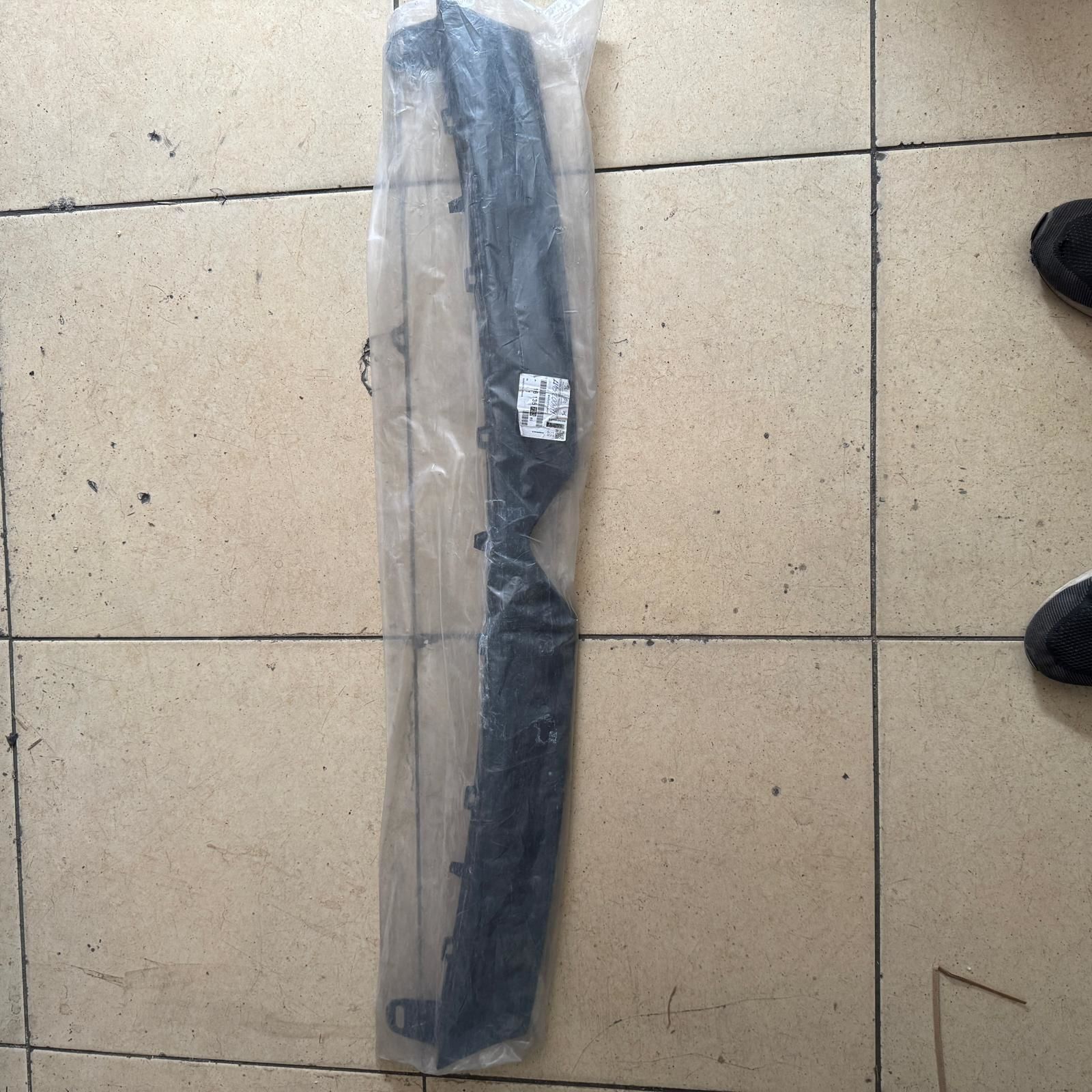 Citroen Berlingo Panjur Çıtası Ön Orta Astarlı Orjinal Gm Marka 1613573380