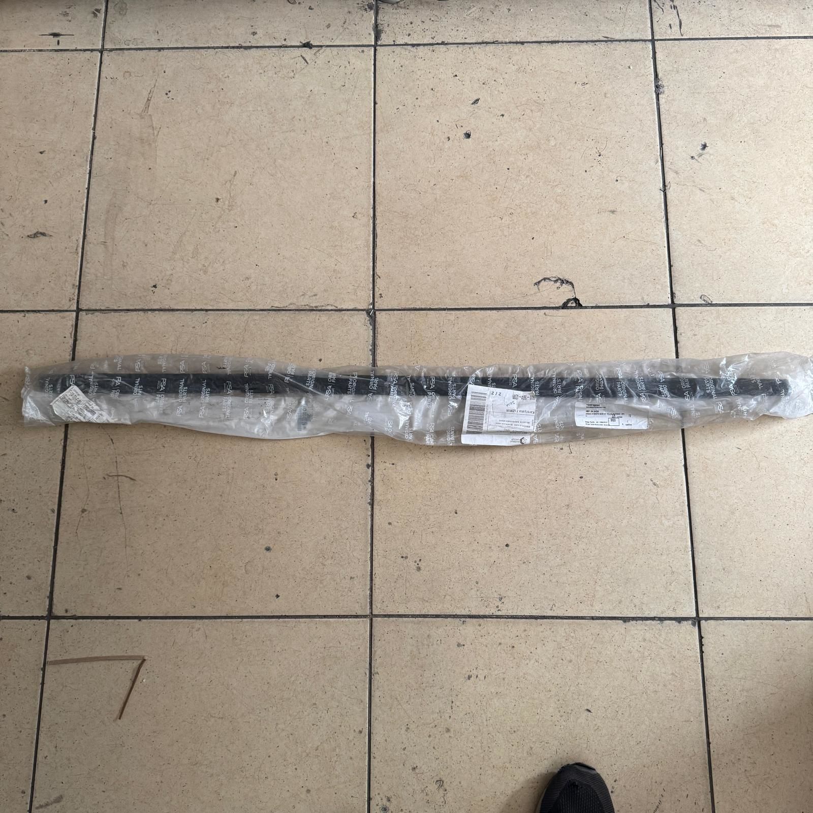 Opel Corsa D Sol Ön Tampon Alt Lastiği Orjinal Gm Marka 13229486