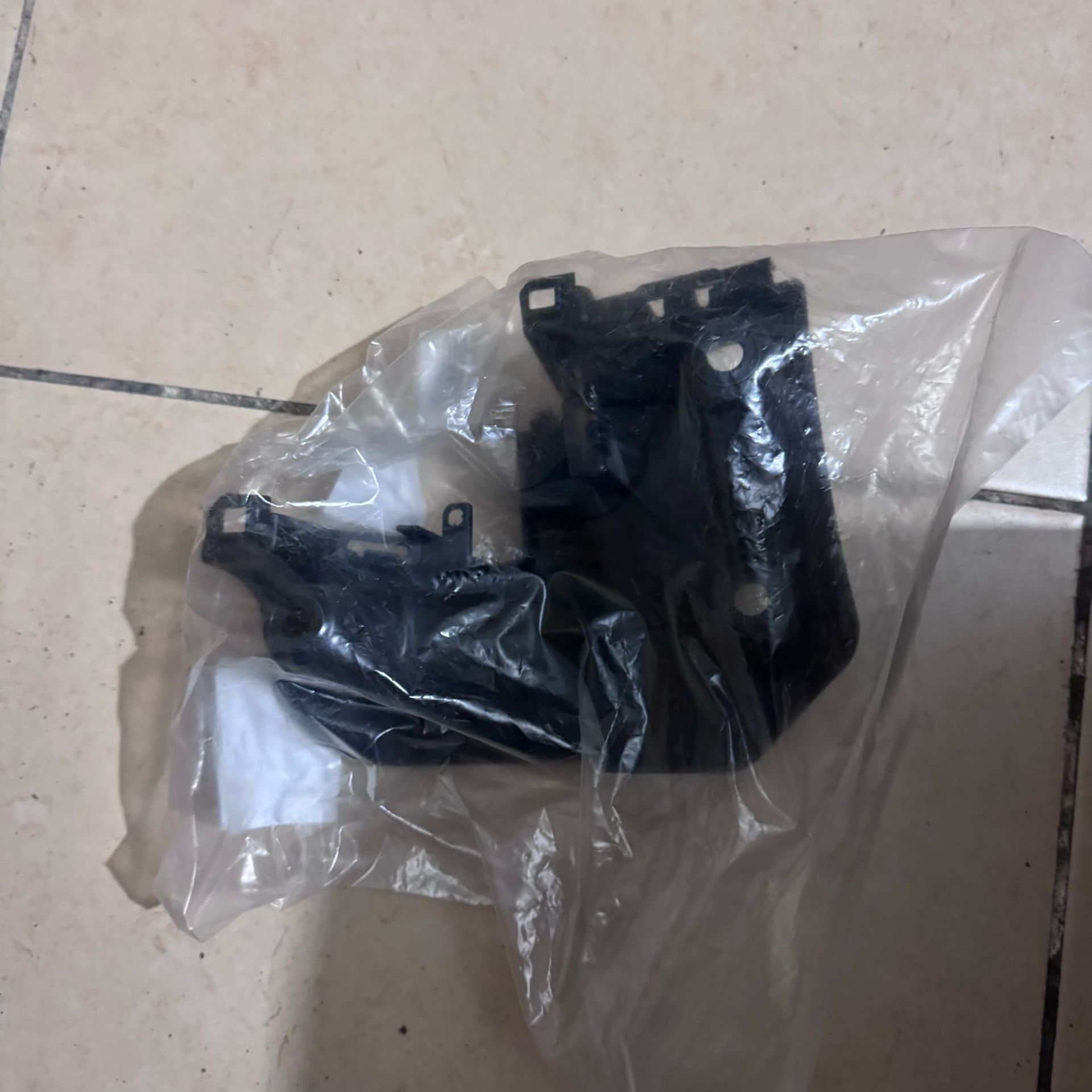 Opel Mokka B Sağ Arka Tampon Braketi Orijinal Gm Marka 9835230480