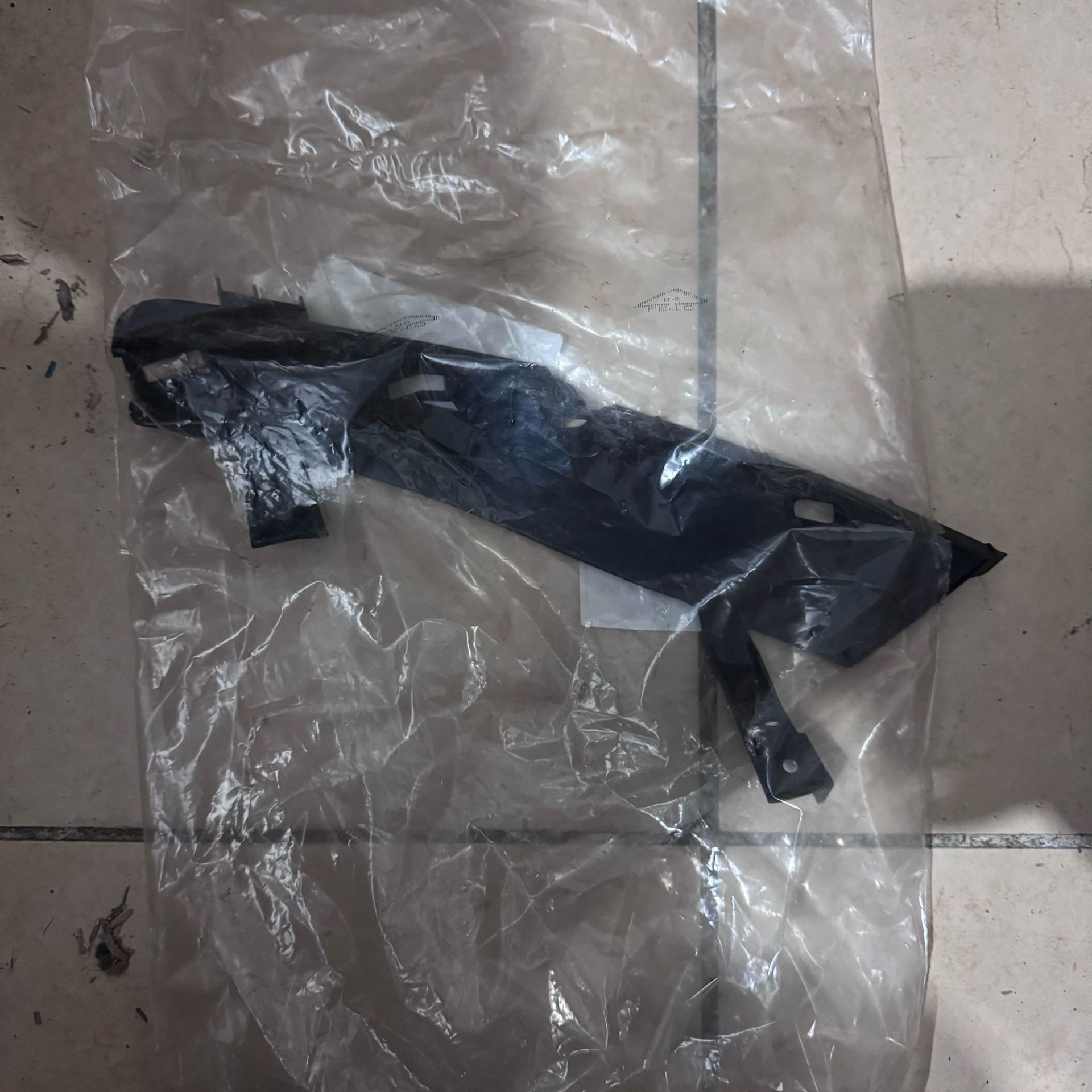 Peugeot 508 Far Destek Braketı Sol Orjinal Gm Marka 1638037480