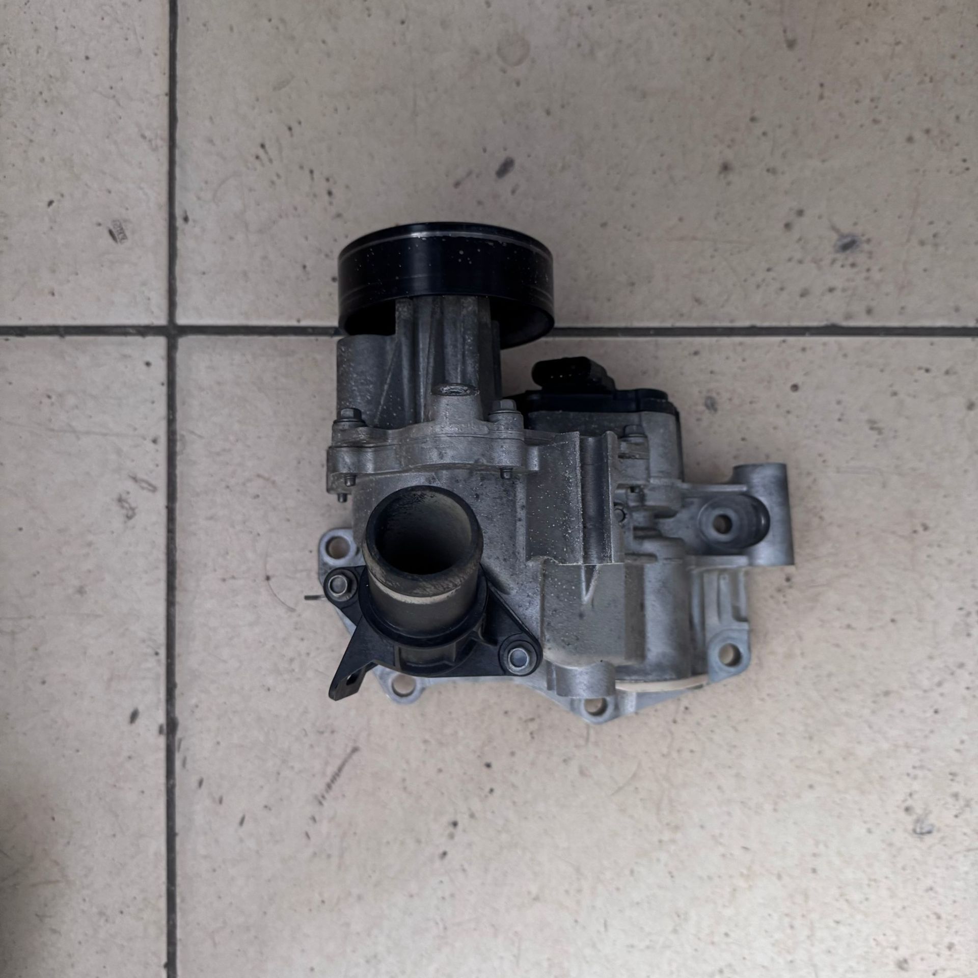 Opel İnsi̇gni̇a B 1,5 Di̇zel Su Pompasi (Çıkma Parça) Gm Marka YQ00978480