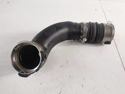 LR092412 - İNTERCOOLER ÇIKIŞ HORTUMU 2.0 BNZ (DİSC.S5/SPORT/VELAR) - Land Rover