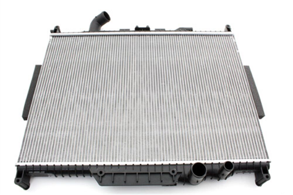 LR022741 - RADYATÖR BA (4.4L V8 DZL/VOGUE) - Land Rover