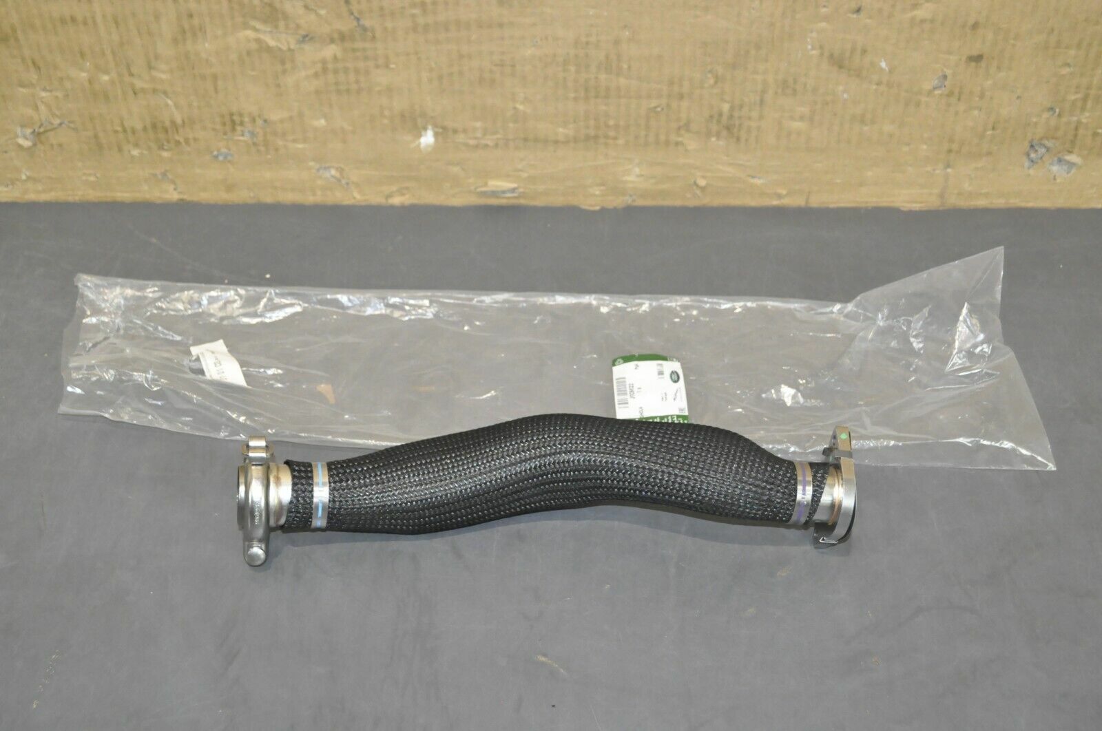 LR097976 - EGR GİRİŞ BORUSU 2.0L (DİSCO/5) - Land Rover
