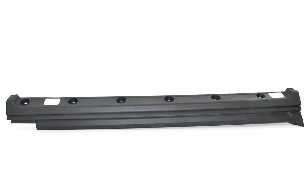 LR018383 - MARŞBİYEL KAPLAMA SAĞ (3.0/3.6/VOGUE) - Land Rover