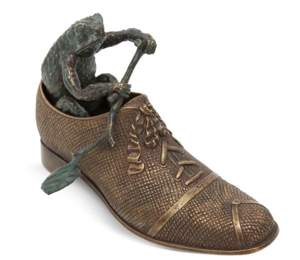 SHOE WITH ROWING VERDIGRIS BRASS FROG