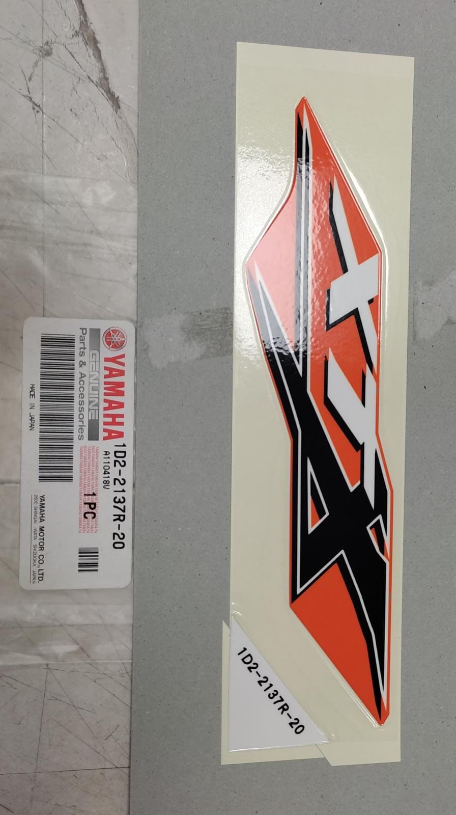 YAMAHA XT600 (CROSS) ORİJİNAL SAĞ ETİKET STICKER 1D2-2137R-20
