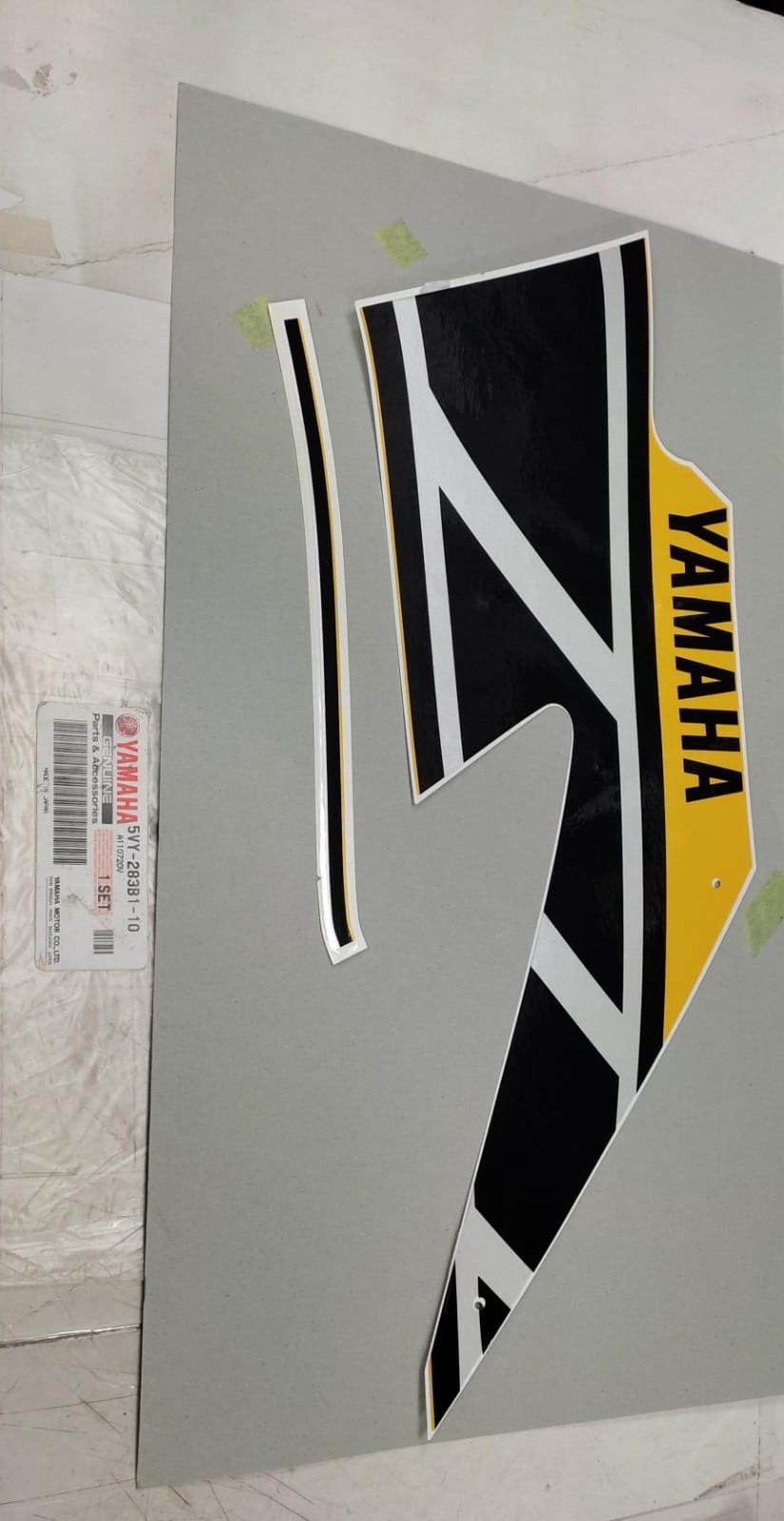 YAMAHA ORİJİNAL R1 STICKER 5VY-283B1-10