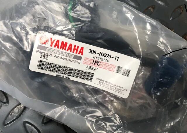 YAMAHA YBR 125cc ORİJİNAL SOL ANAHTAR KÜTÜĞÜ 3D9-H3973-10