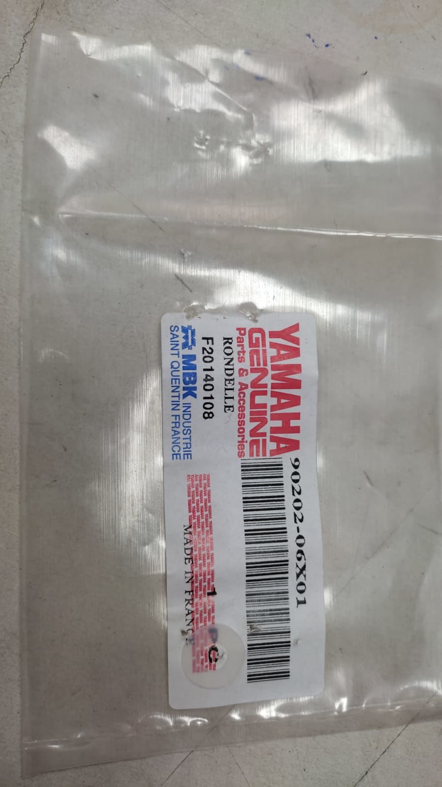 YAMAHA YZF R125 ORİJİNAL ÖN ÇAMURLUK BAĞLANTI PULU(RONDELA) 90202-06X01