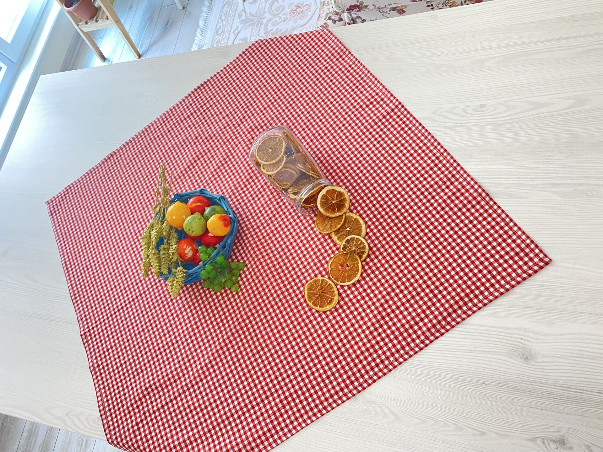 Pötikare Kırmızı Beyaz Kareli Masa Örtüsü