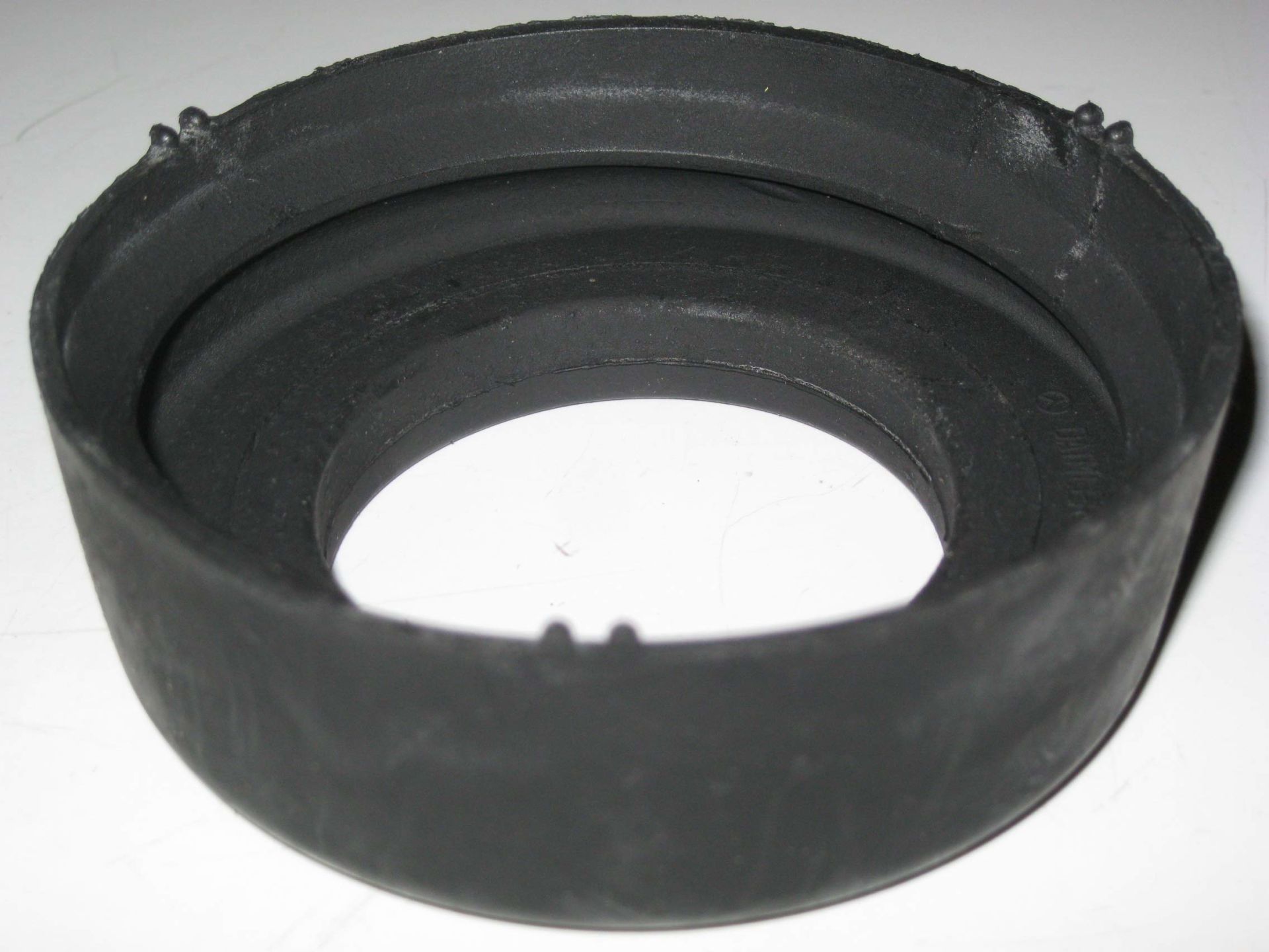 KYBURG HELEZON LASTİĞİ ARKA 4 TIRNAK (A2013251244)