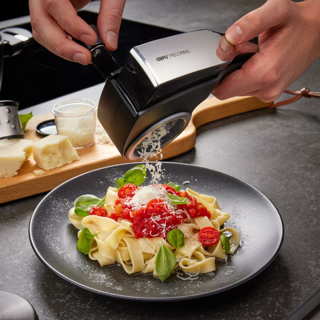 Gefu Cheese Doner Grater with Chamber
