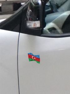 Azerbaycan Dalgalı Bayrak Etiket 7 x 6 cm