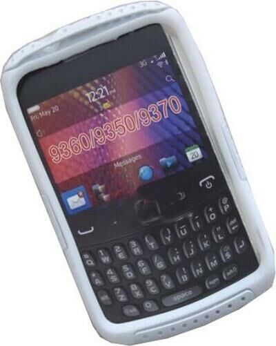 BlackBerry 9360 ile Uyumlu Curve Termo Plastik Silikon Kılıf Beyaz Renk