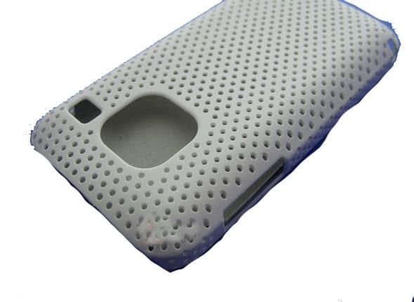 E5 ile Uyumlu Delikli Sert Kauçuk Kılıf Beyaz Renk