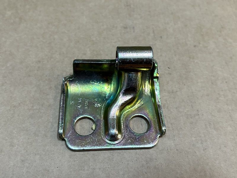 Fiat Albea 1.6 16V Kapı Menteşesi Üst Sol Sabit Olan Orijinal OPAR 46816525