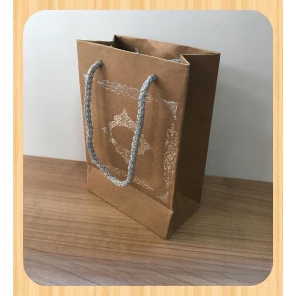 12x17x7 Ölçülü Kraft Üzerine Gümüş Saray Desenli Karton Çanta