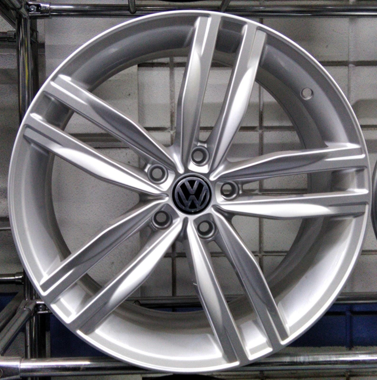 Tiryakiler 19J 5X112 8.5X19 ET45 57.1 SILVER SLK-1611 JANT