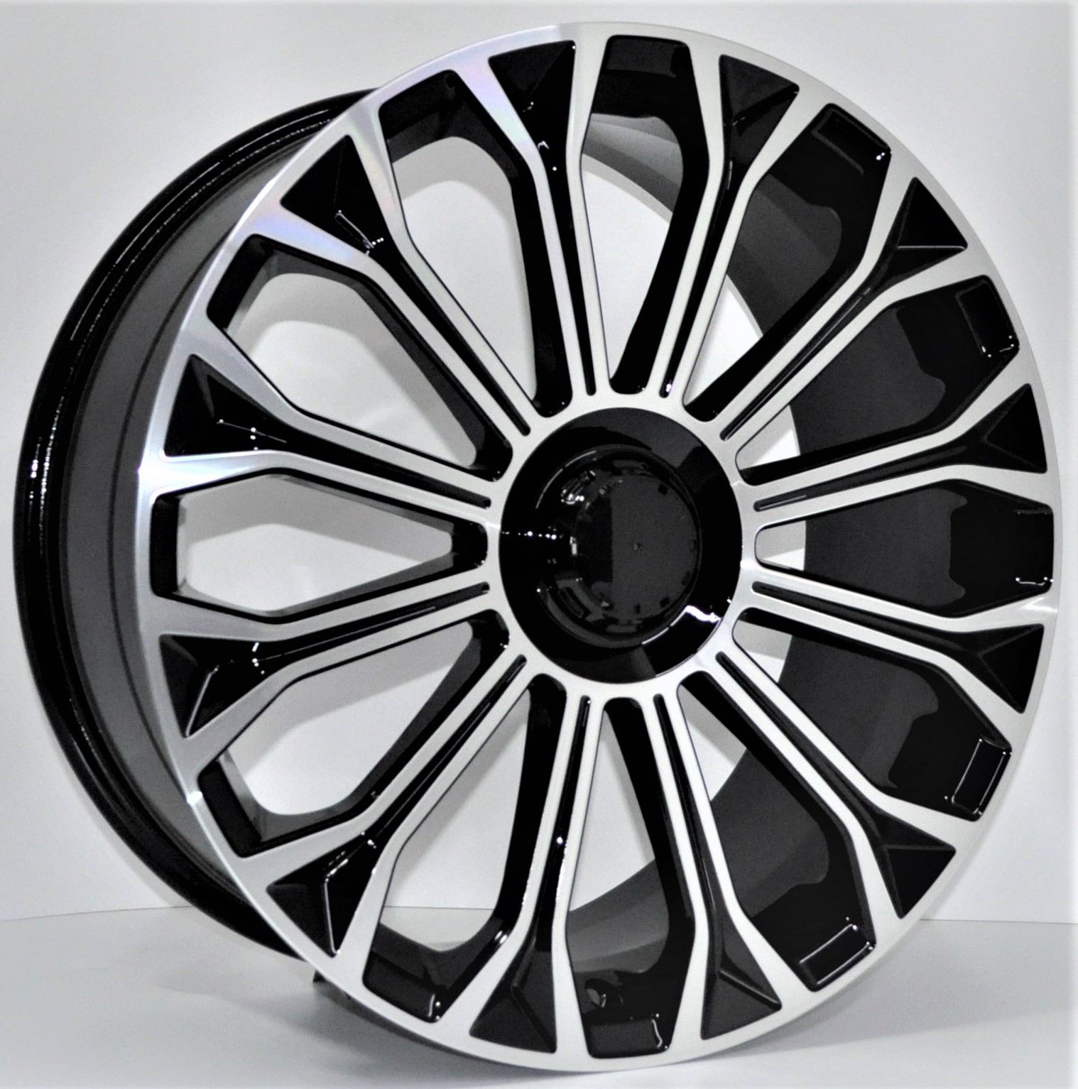 Tiryakiler 18J 5X112 8.5X18 ET35 66.6 BLCK.MAC. SRW-8120 JANT