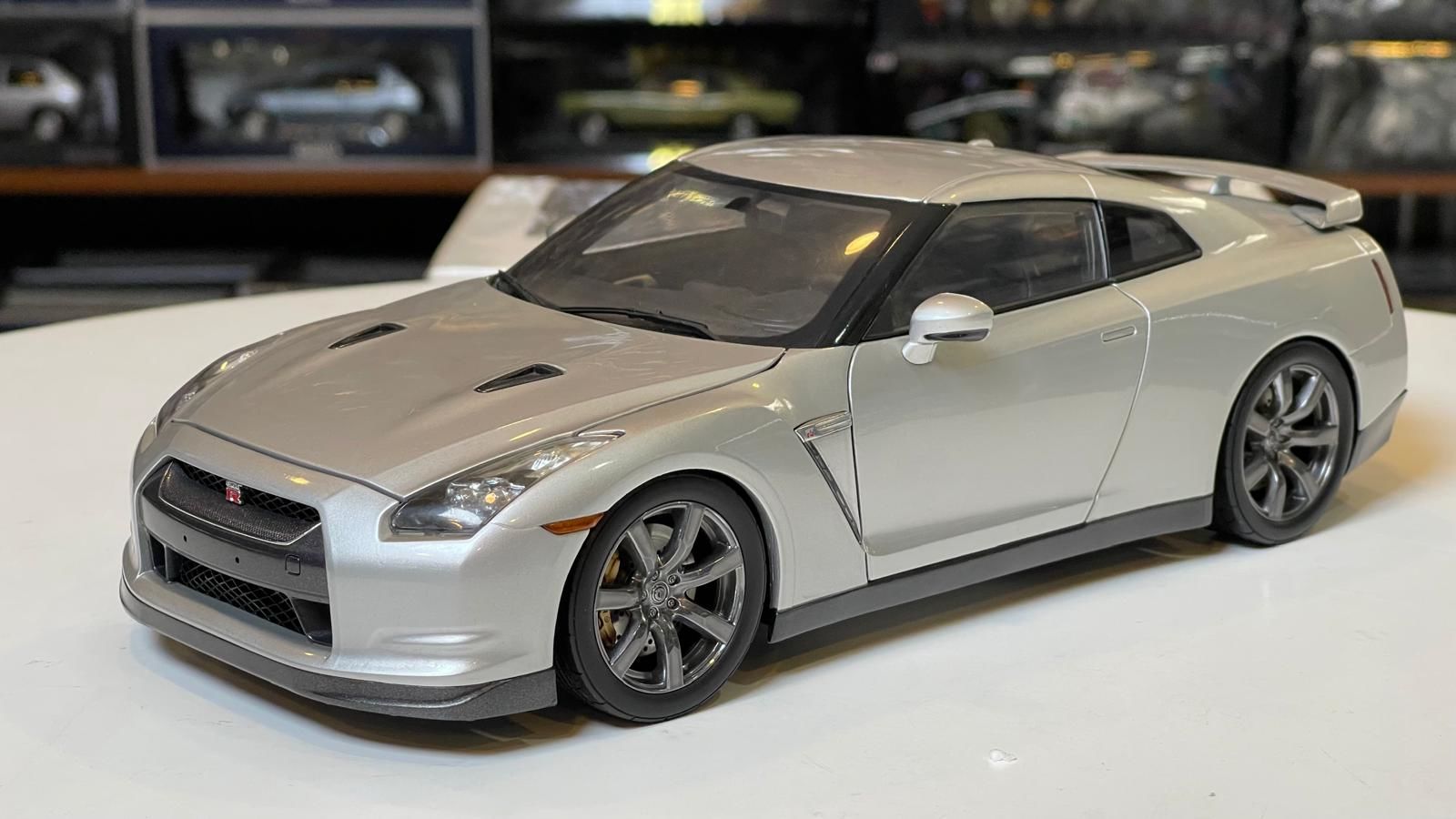 KYOSHO - NİSSAN GT-R R35