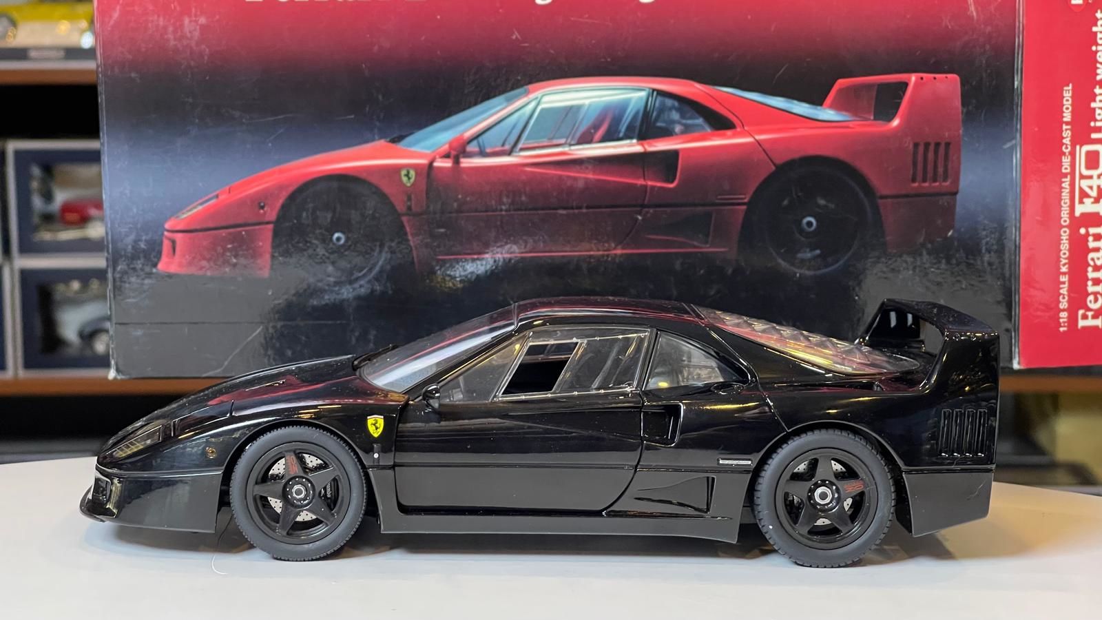KYOSHO - FERRARI - F40 - LIGHT WEIGHT VERSION