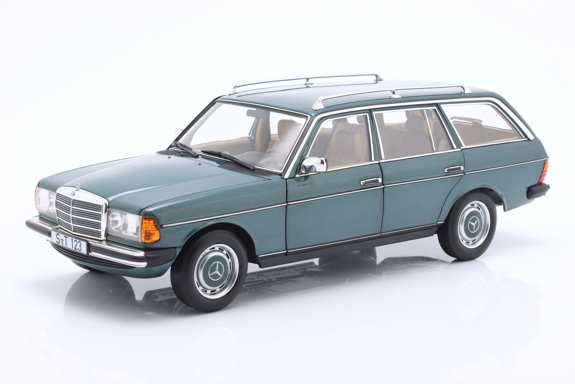 NOREV - MERCEDES BENZ 200 T-MODELL (S123) YEAR 1985
