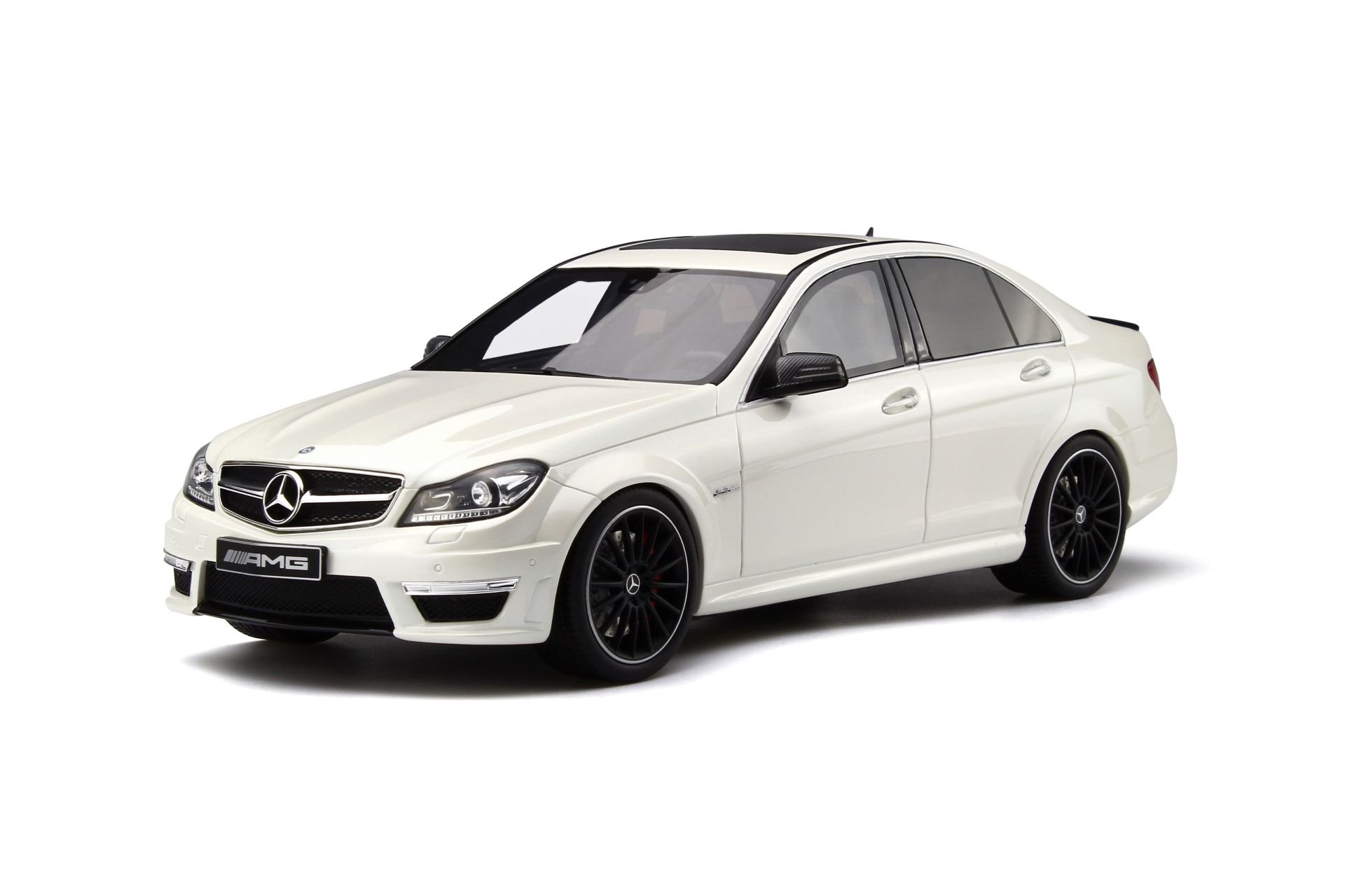 GT-SPIRIT - MERCEDES BENZ - C-CLASS C63 AMG SEDAN (W204) 2008